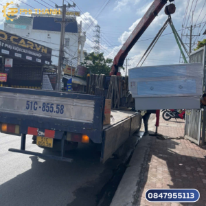Giao máy tới cho khách hàng