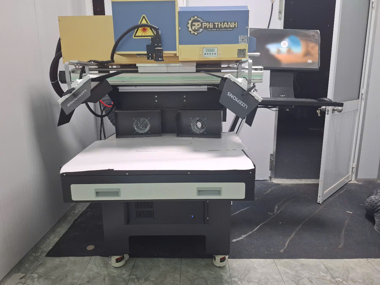 Cho thuê máy laser siêu tốc