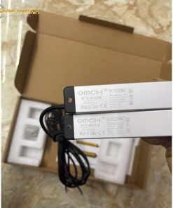 Cảm biến quang học OMCH RG1220NC 12 tia, khoảng cách tia 20mm, điện áp 12–24VDC, thiết bị tạo ra nhiều tia quang học song song để hình thành một vùng giám sát. Khi vật thể đi vào và làm gián đoạn tia quang, cảm biến có thể gửi tín hiệu đến hệ thống điều khiển để thực hiện chức năng đã được thiết lập. Dùng kiểm tra vùng an toàn cho máy móc công nghiệp, giúp nâng cao an toàn lao động.
