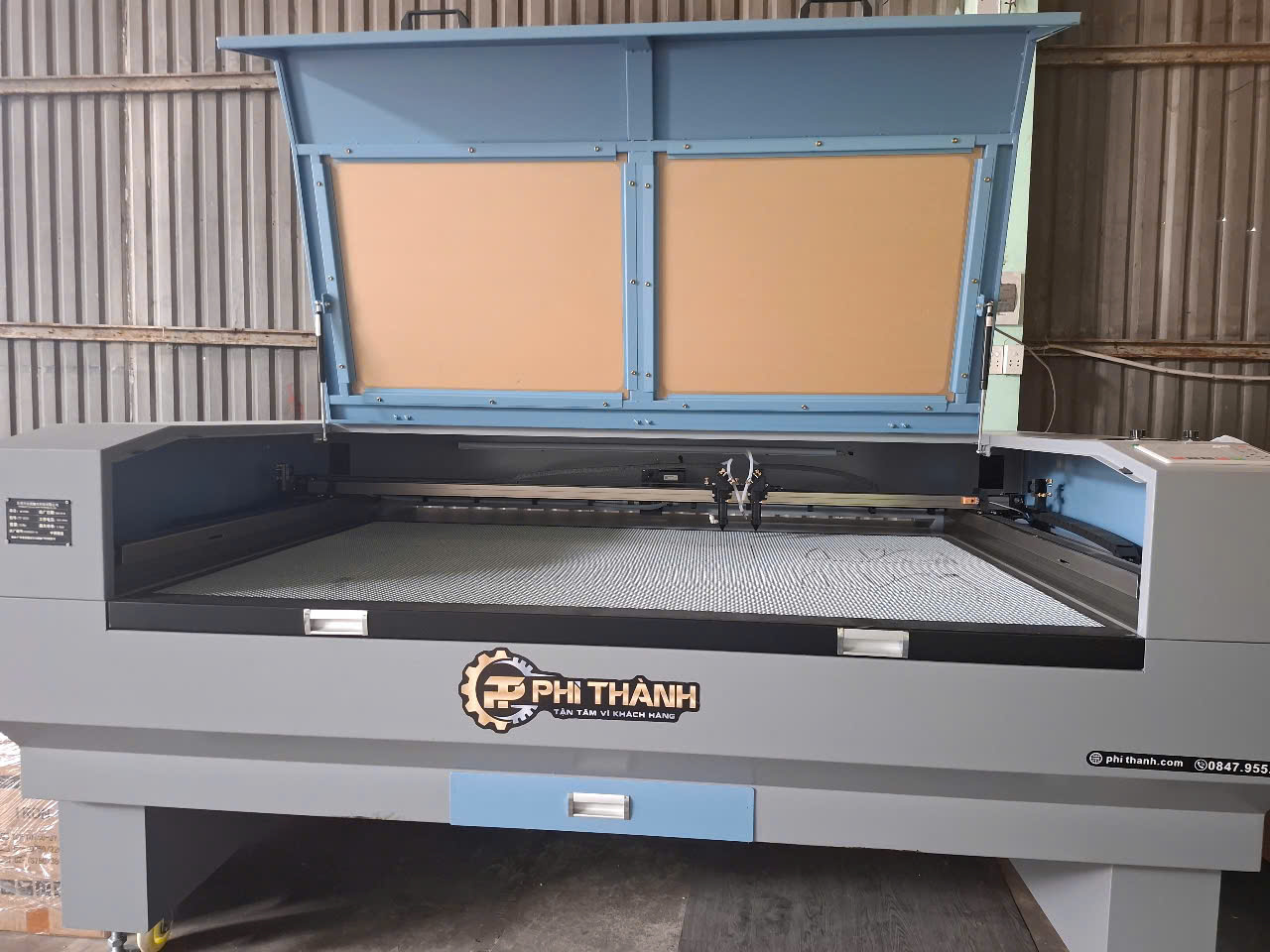 Máy cắt laser
