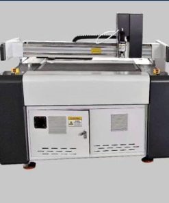 Máy cắt dao PT1080 diện tích 1000×800mm, cắt đơn lớp và nhiều lớp, độ dày 1–25mm, tốc độ tối đa 1000mm/s, tùy chọn camera, máy chiếu.