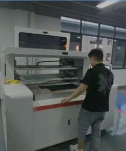 Máy chấm keo silicon tự động cho ngành may mặc, giày dép, da và túi xách. Chấm keo chính xác, tiết kiệm keo, tăng năng suất sản xuất.