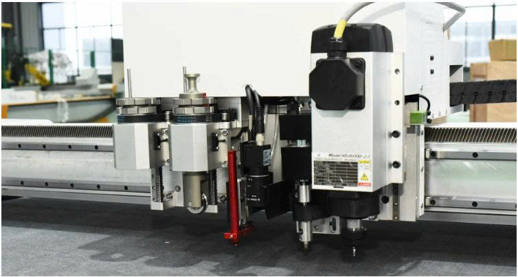 Bộ phận máy cắt dao CNC 1625