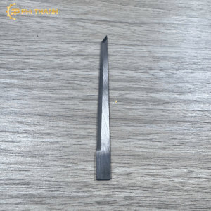 Dao 80x6x1.5mm là loại lưỡi dao chuyên dụng dùng cho máy cắt CNC tự động, được ứng dụng trong ngành may mặc, da giày, sofa, nệm và nhiều lĩnh vực gia công vật liệu mềm. Phù hợp với nhiều loại đầu dao CNC.