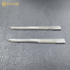 Dao 80x6x1.5mm là loại lưỡi dao chuyên dụng dùng cho máy cắt CNC tự động, được ứng dụng trong ngành may mặc, da giày, sofa, nệm và nhiều lĩnh vực gia công vật liệu mềm. Phù hợp với nhiều loại đầu dao CNC.